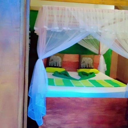Sigiri Aliya Tree House Hotel Szigirija Kültér fotó